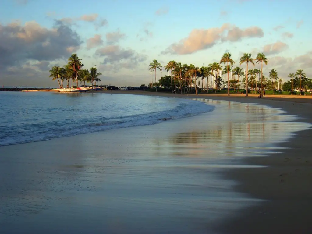 hawaii, waikiki beach, sand